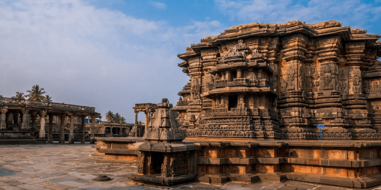 Belur and Halebidu_ Architectural Marvels is the best places to visit in Karnataka
